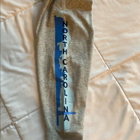 NWT NC Vineyard Vines Long Sleeve Tee - Picture 5 of 5